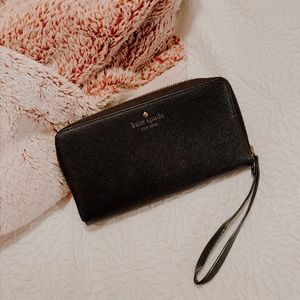 Kate Spade “Talk is Chic” Wristlet Wallet in Black